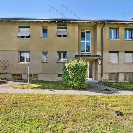 Zurich Urban Charm: Your Comfy Stay Close To The City Eksteriør billede